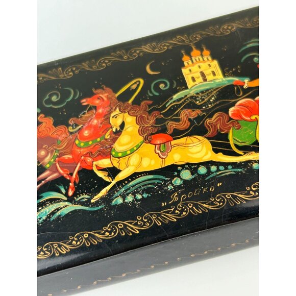 Russian Black Lacquer Hand Painted Artist Signed Trinket Box Hinged Sled Horse - Picture 6 of 16